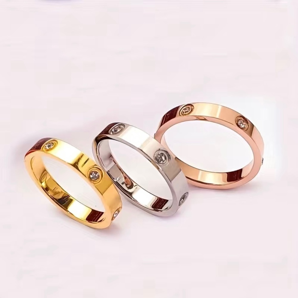 Stylish Rings With Screw Pattern
